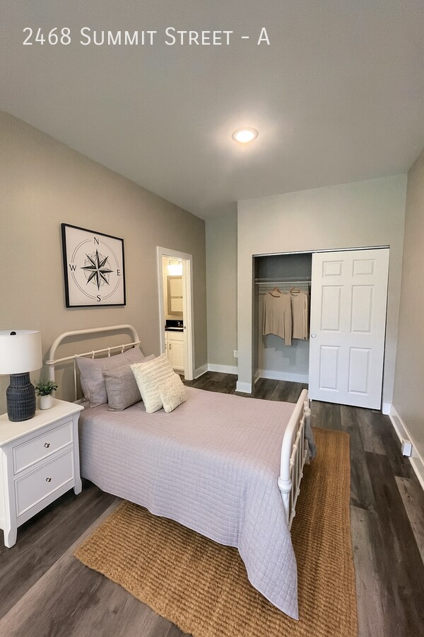 Foto del edificio - 2468 Summit St