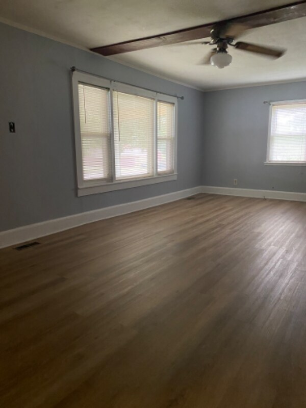 Building Photo - 450 Lone Oak Dr