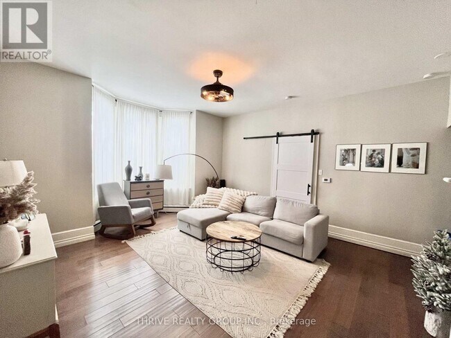 Building Photo - 448 Simcoe St