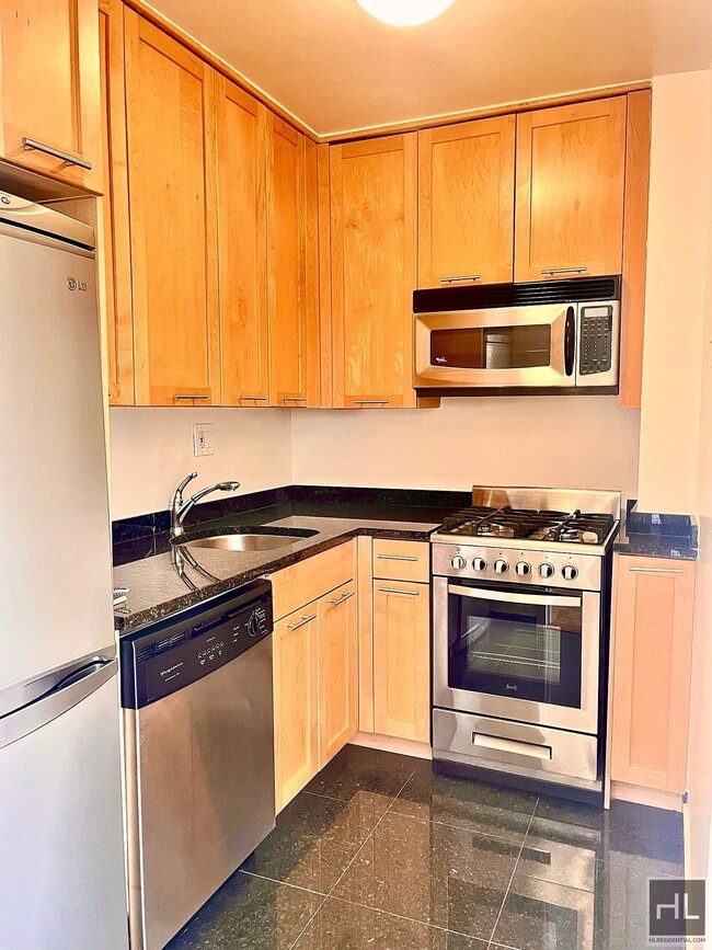 Building Photo - Fourth Avenue