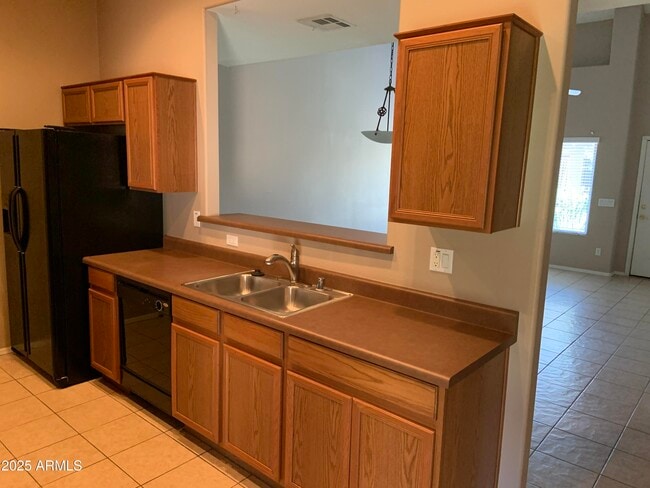 Foto del edificio - 7977 W Carolina Dr