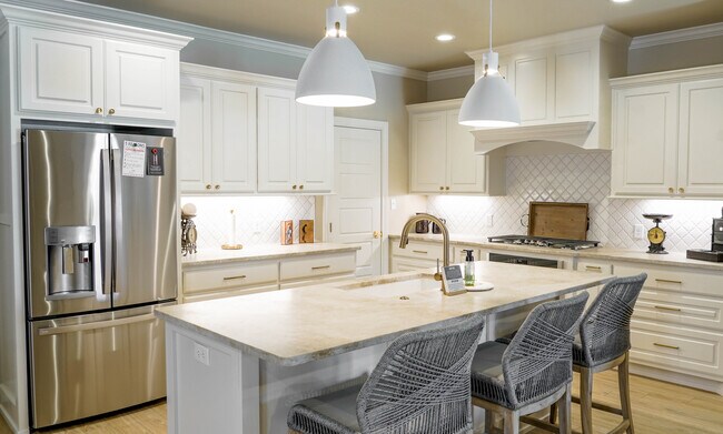Foto del edificio - English Townhomes