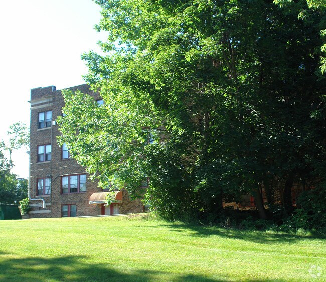502 University Apartments Syracuse, NY