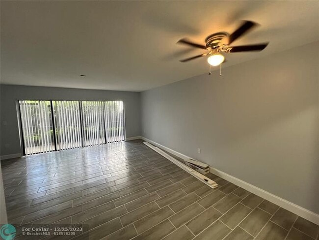 Building Photo - 1021 Mockingbird Ln