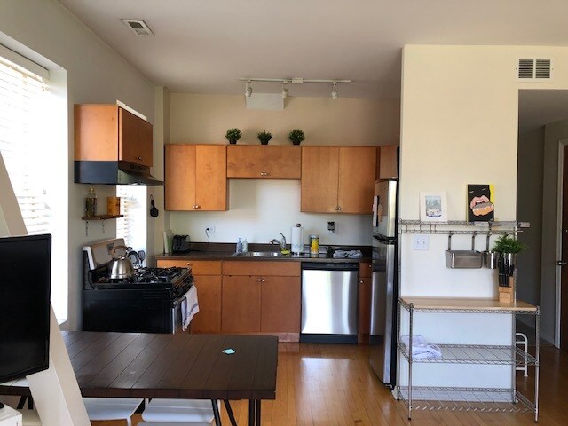 Stainless Steel Appliances - 1935 W Division St
