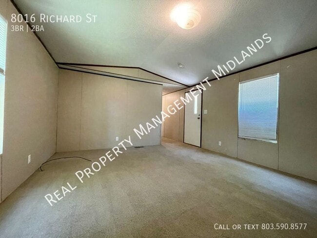 Building Photo - Updated Mobile Home in SE Columbia! Apply ...