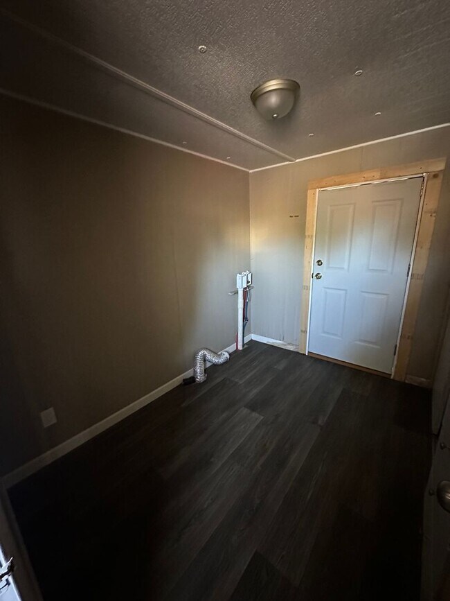 Foto del edificio - 55 Hearn Wy