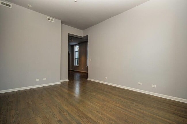 Building Photo - 1752 W 21st Pl