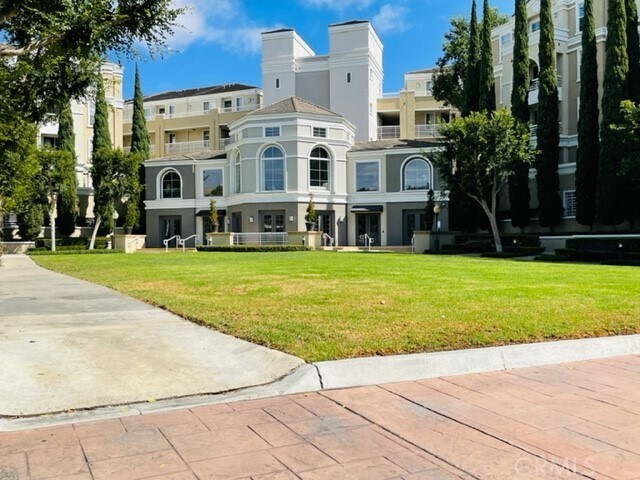 Foto del edificio - 3411 S Main St