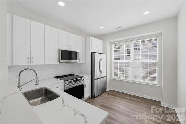 Building Photo - 6621 Tor Dr