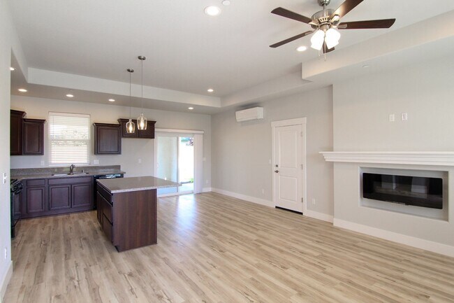 Foto del edificio - 1392 Bonhurst Dr