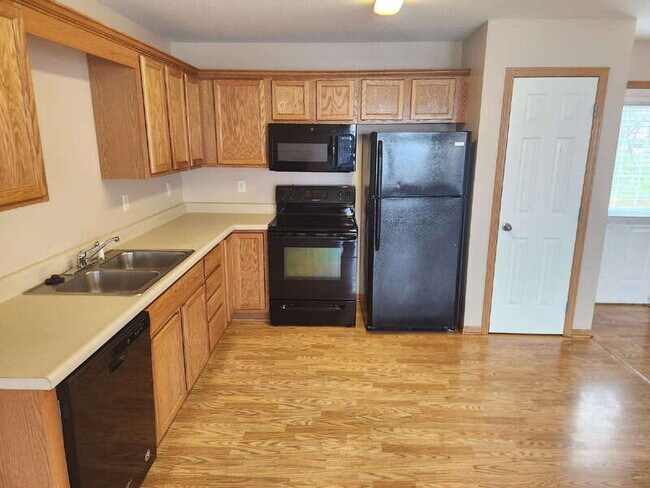 Foto del edificio - 1022 10th Ave NW