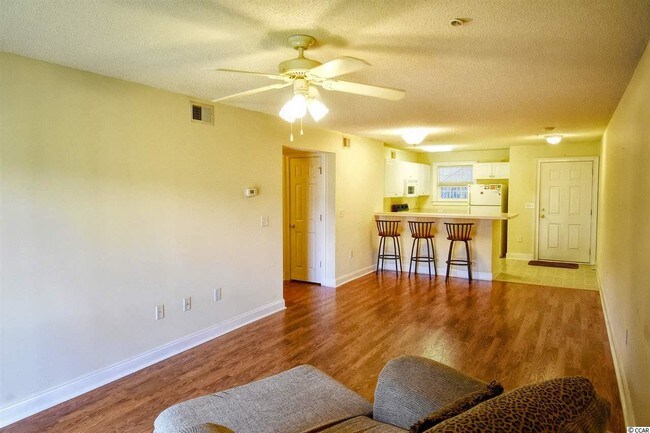 Foto del edificio - 6016 Dick Pond Rd