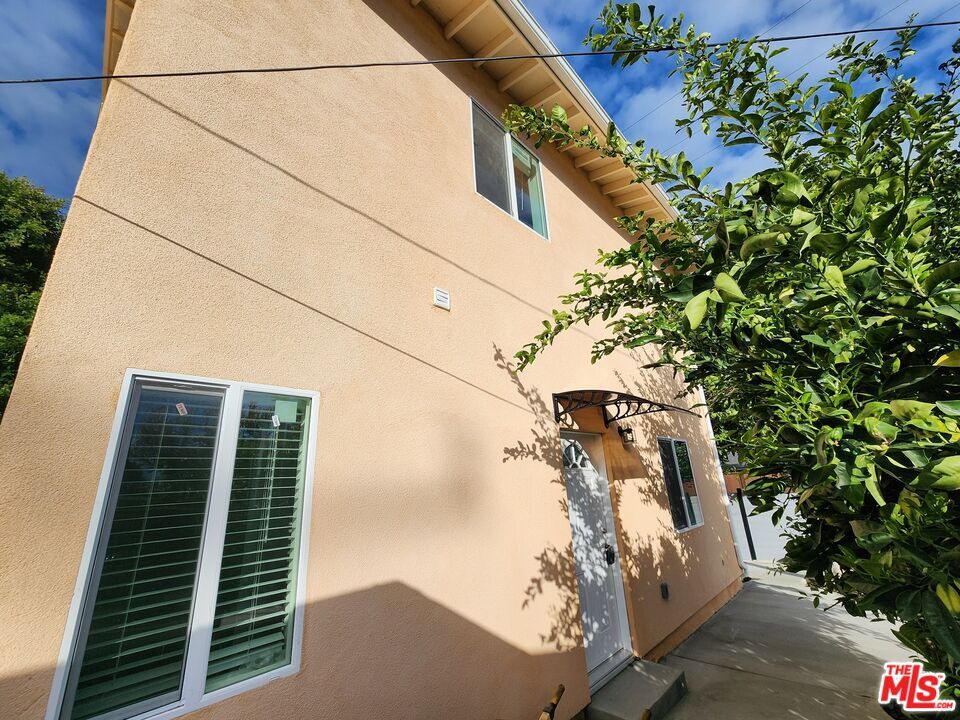 Foto principal - 11618 Balboa Blvd