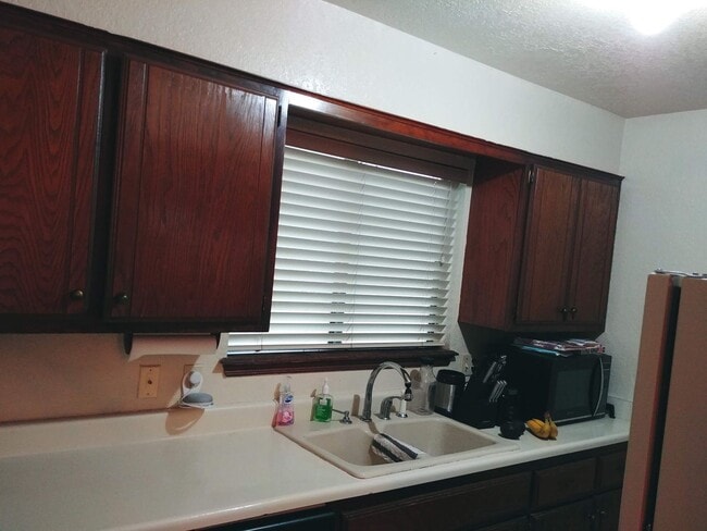 Building Photo - Perfect Townhouse available for rent!