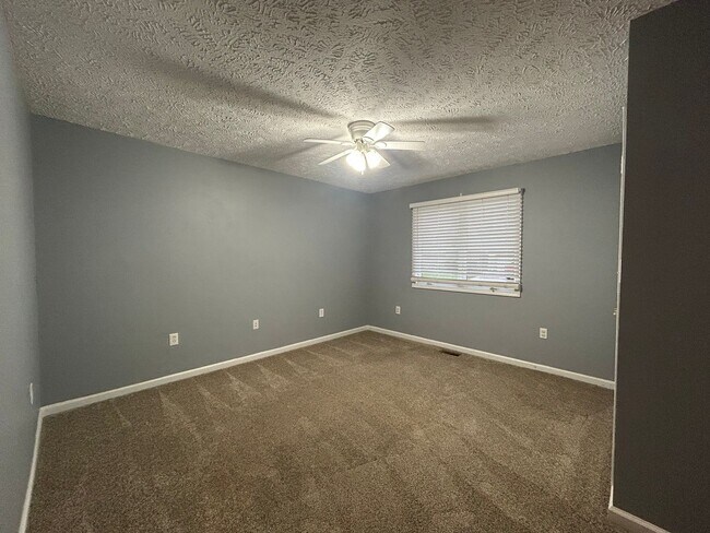 Foto del edificio - 2 Bedroom 2 Bath with Loft Available Now!