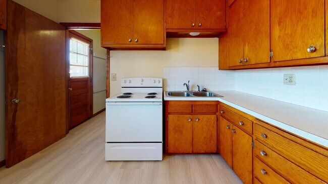 Building Photo - 1205-1207 Eisenhower