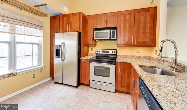 Building Photo - 2810 Yarling Ct