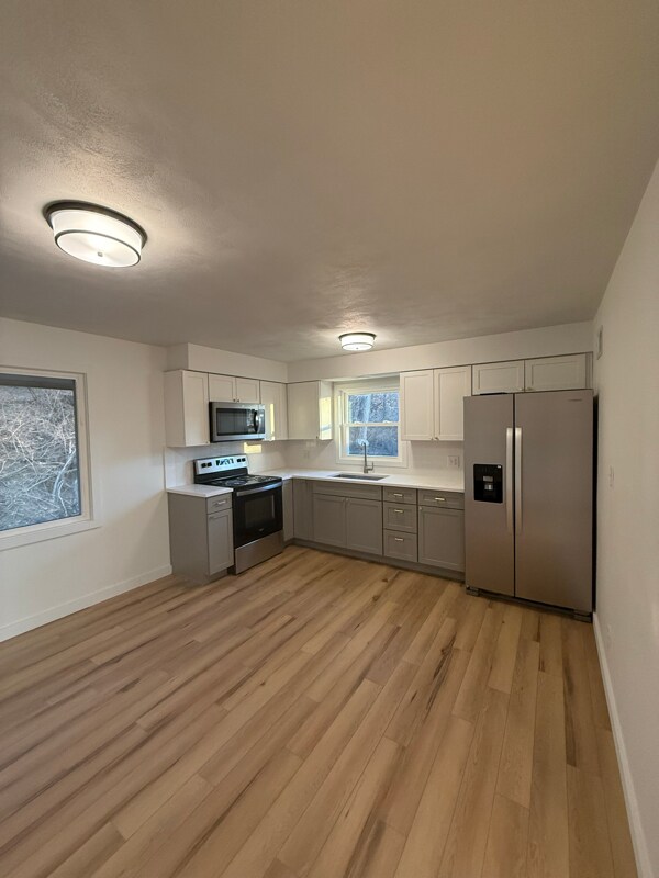 Foto del edificio - 730 E Shore Dr