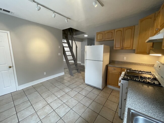 Building Photo - 486 Old Wheat St NE