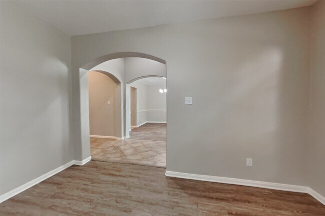 Building Photo - 2922 Maple Bend Dr