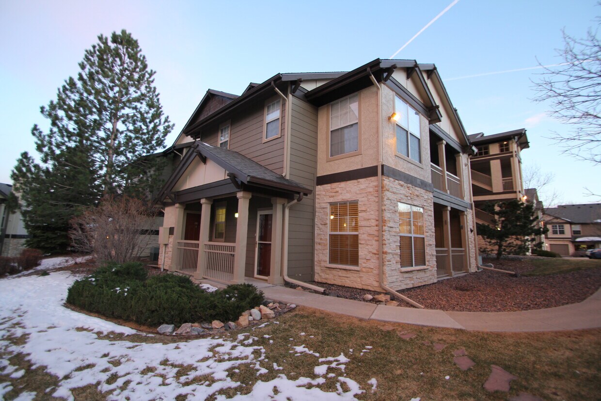 Front Entry opens to a grassy area - 7463 S Quail Cir