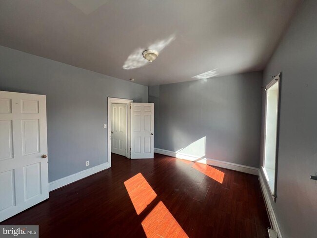 Building Photo - 1705 Harrison St