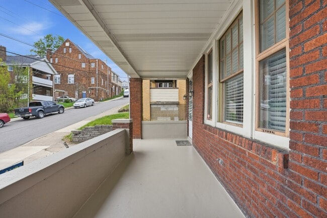 Foto del edificio - 107 Catskill Ave