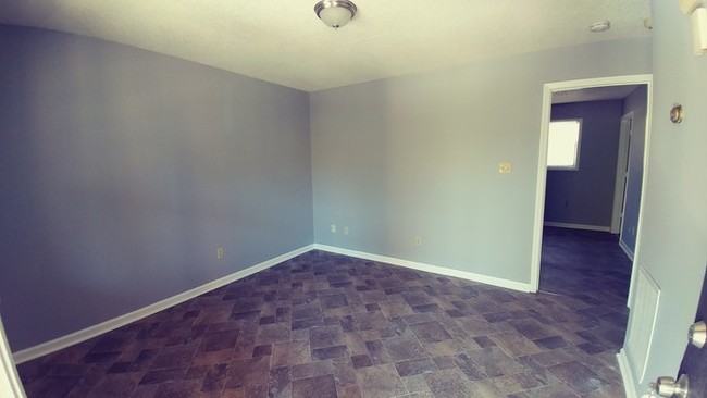 Foto del edificio - One Bedroom: Half Off 1st Months Rent !!