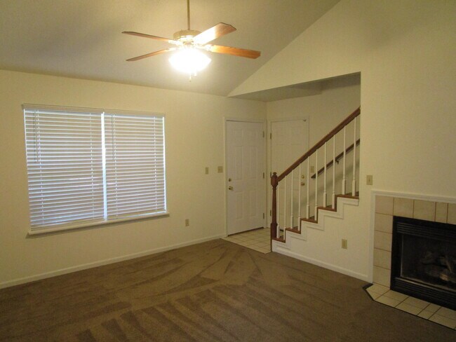 Foto del edificio - 4414-4416 Cheryl Ct