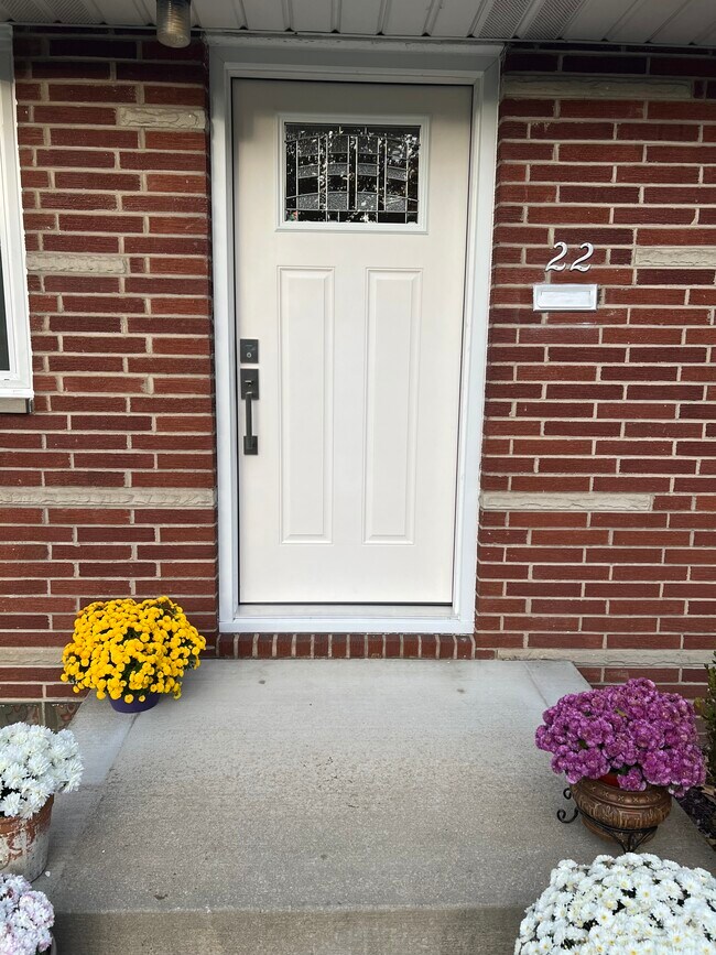 Foto del edificio - 22 Ansel Ave