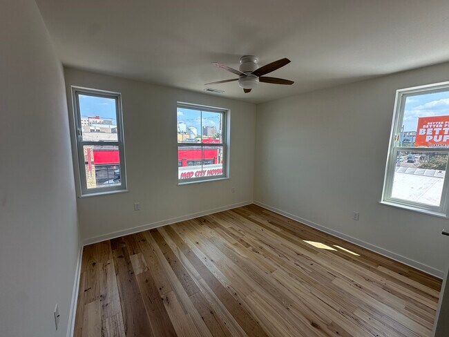 Foto del edificio - 1219 Regent St