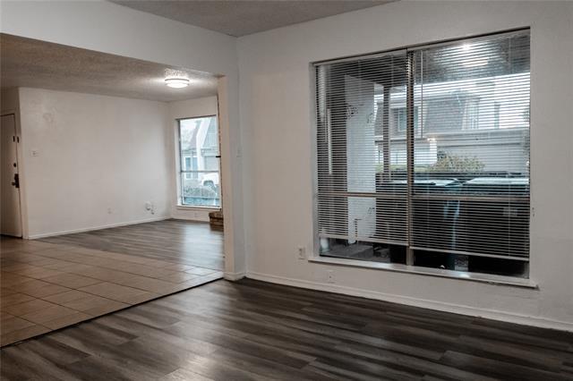 Foto del edificio - 1716 Place One Ln