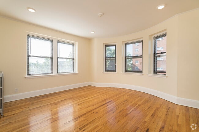 Building Photo - 119 Highland Ave