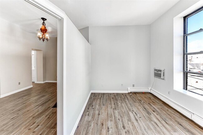 Foto del edificio - 193 Ogden Ave