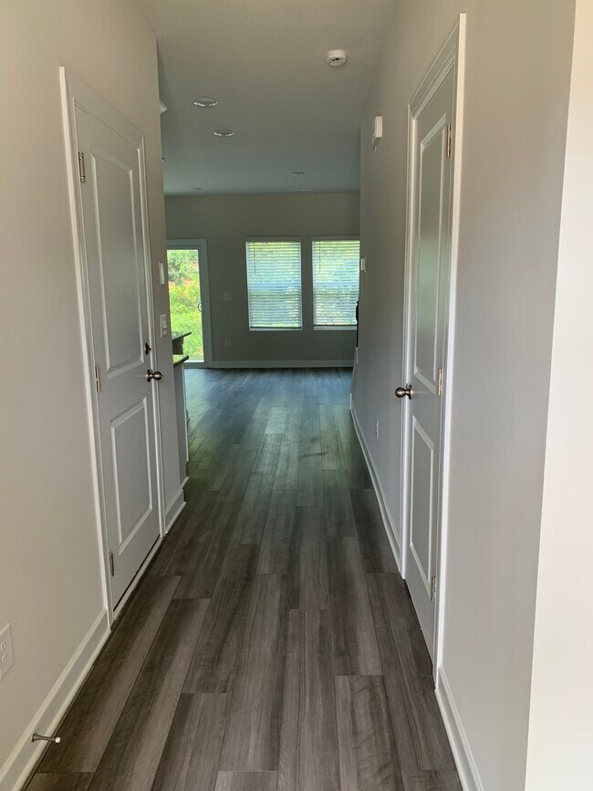 Building Photo - 2332 Belterra Dr