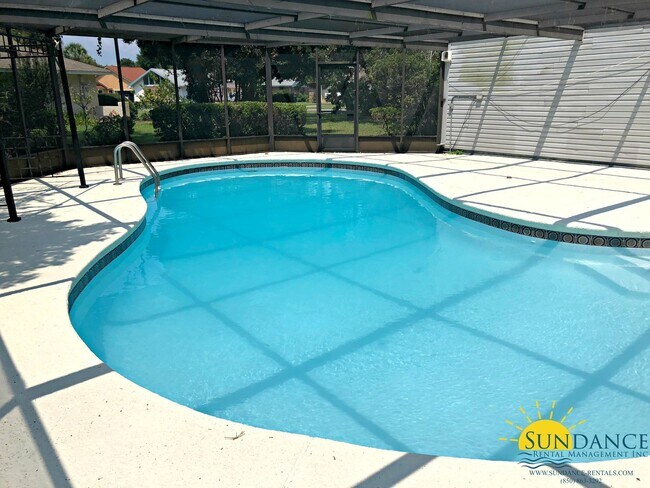 Building Photo - Nice large home in Destin located directly...
