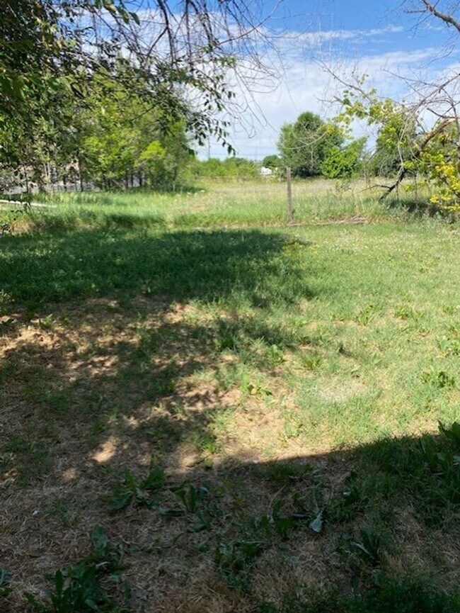 Foto del edificio - 493 N Harrisville Rd