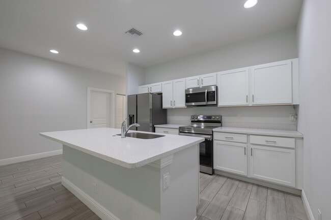 Building Photo - 2240 84th Ct