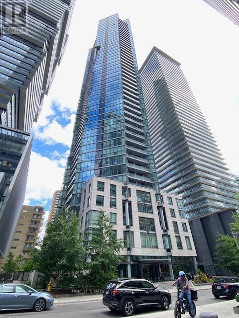 Photo du bâtiment - 45 Charles St E