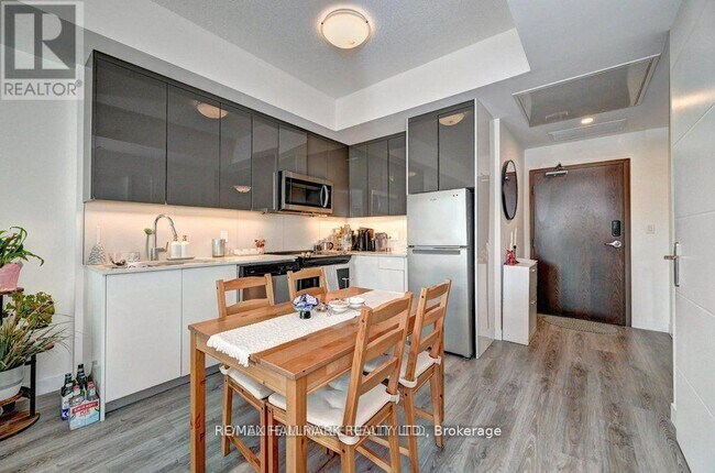 Building Photo - 60 Frederick St