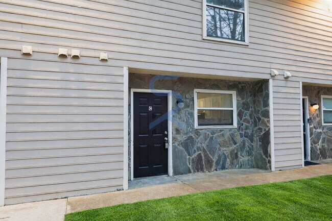 Photo - Move in before December 31st and get $100 OFF your rent for the first 3 months — PLUS a $250 Amaz... Apartment