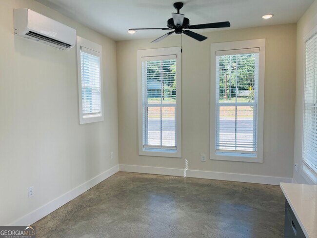 Building Photo - 103 Gardenia Ln