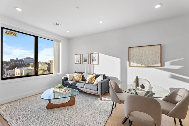 Building Photo - 30.3 Vroom St