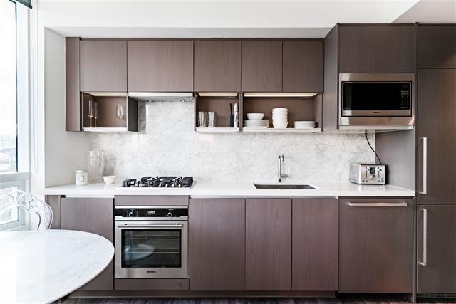 Building Photo - 353-35 Smithe Street