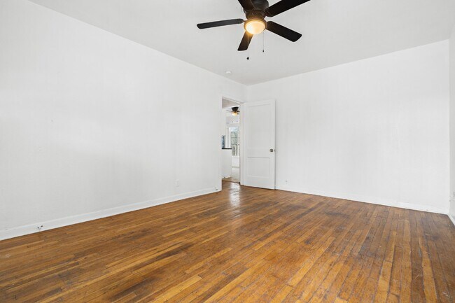 Foto del edificio - 211 Shadwell Drive, San Antonio, TX 78228