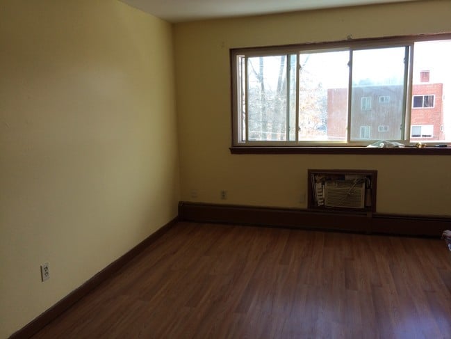 Foto del edificio - 6 Bell Ct