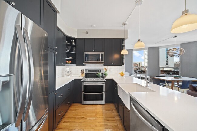 Foto del edificio - 421 W Huron St
