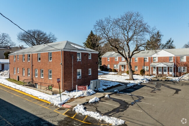 Building Photo - Jefferson Gardens