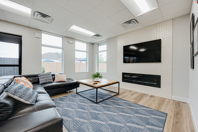 Building Photo - 43 at New Albany